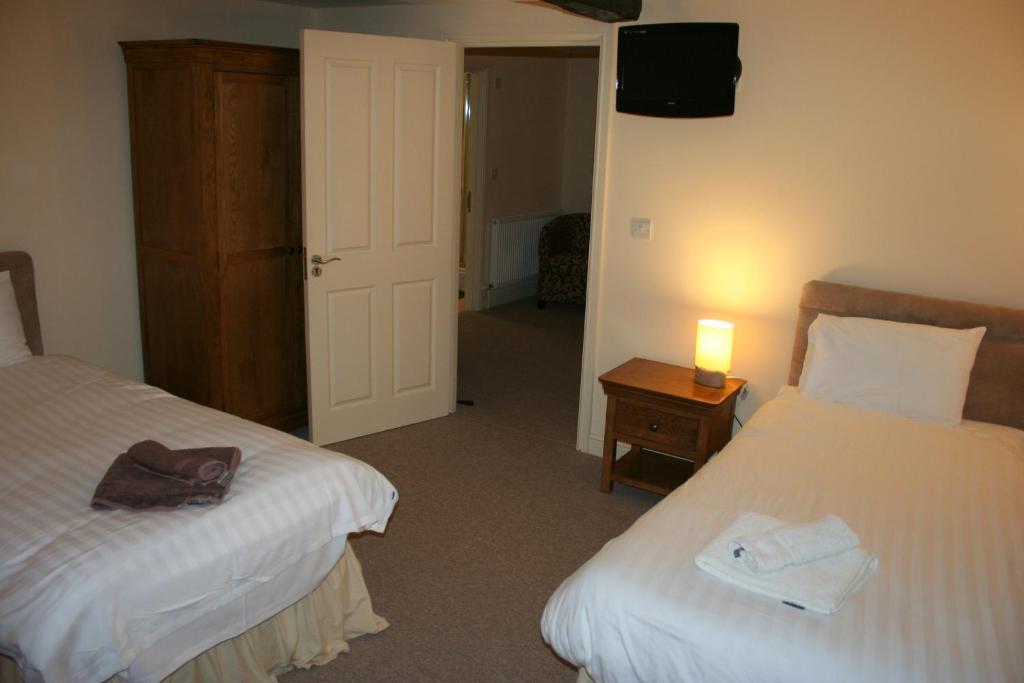 The Trewythen Hotel Llanidloes Exterior photo