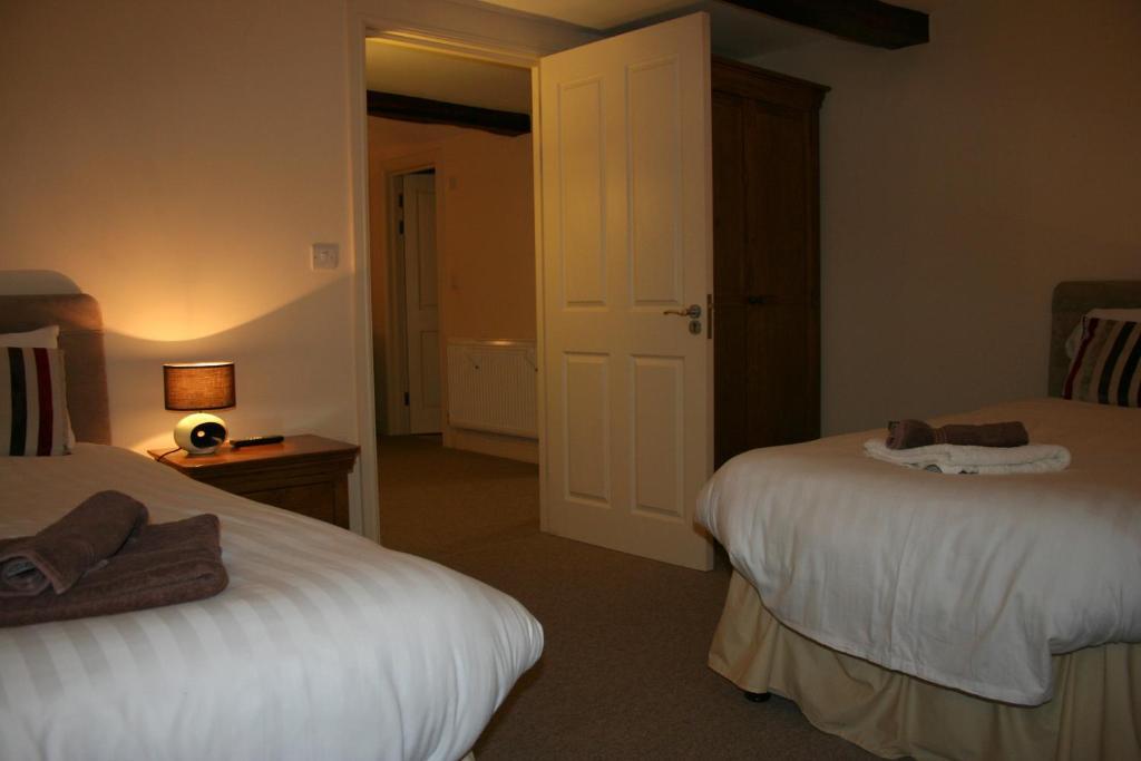 The Trewythen Hotel Llanidloes Exterior photo
