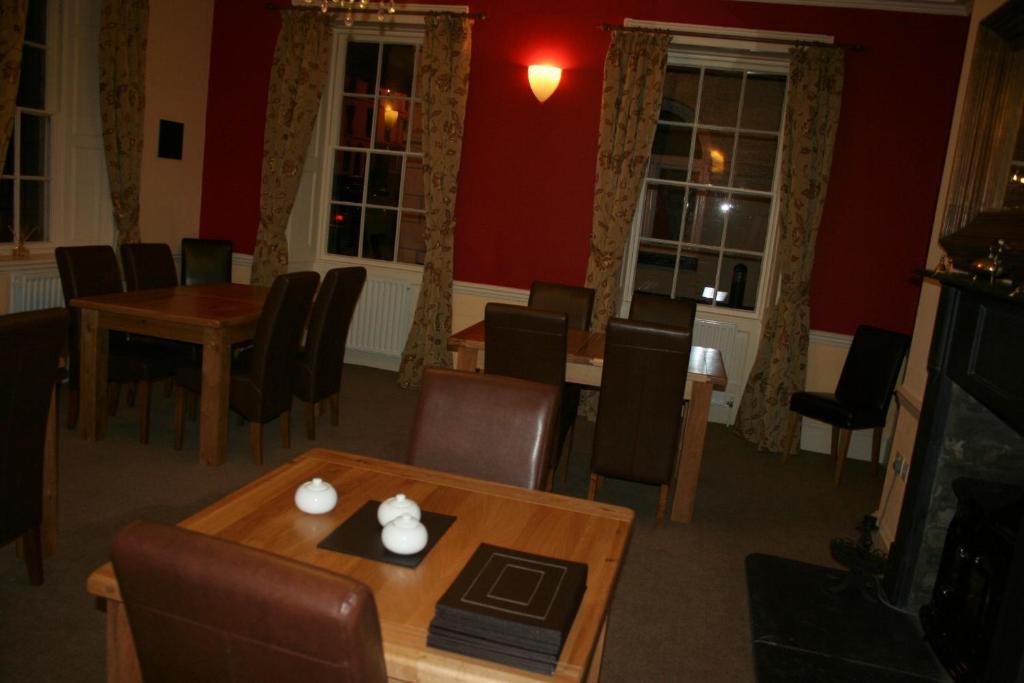 The Trewythen Hotel Llanidloes Exterior photo