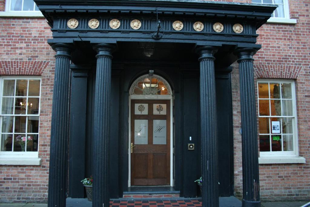 The Trewythen Hotel Llanidloes Exterior photo