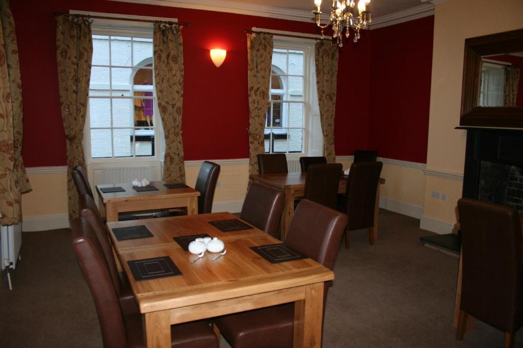 The Trewythen Hotel Llanidloes Exterior photo